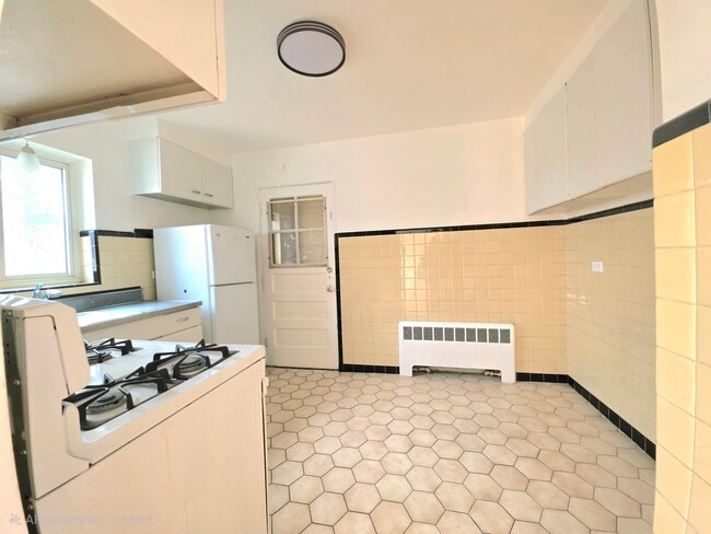 Building Photo - 1100 N Harlem Ave