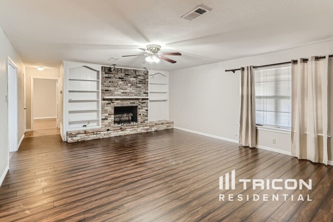 Building Photo - 606 Meadow Grove Dr