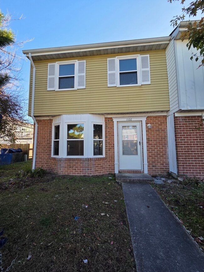 Building Photo - 1100 Clear Springs Rd