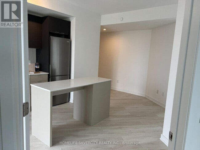 Photo du bâtiment - 8 Tippett Rd