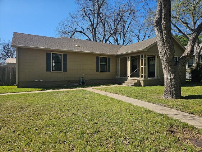 Foto del edificio - 503 W 12th St