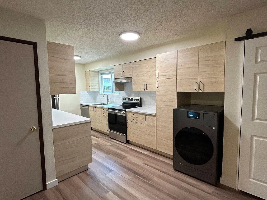 Primary Photo - Knight Apartments