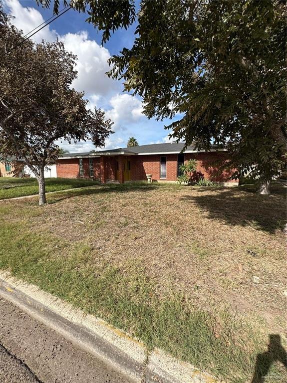 Primary Photo - 1021 E Ebony Ln