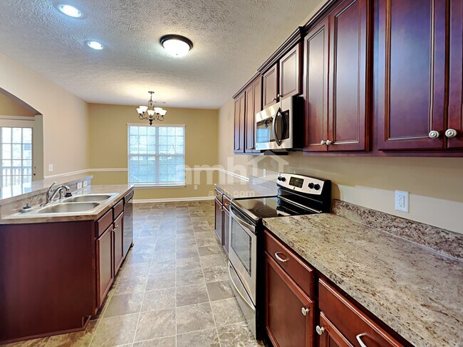 Foto del edificio - 115 Otter Glen Dr