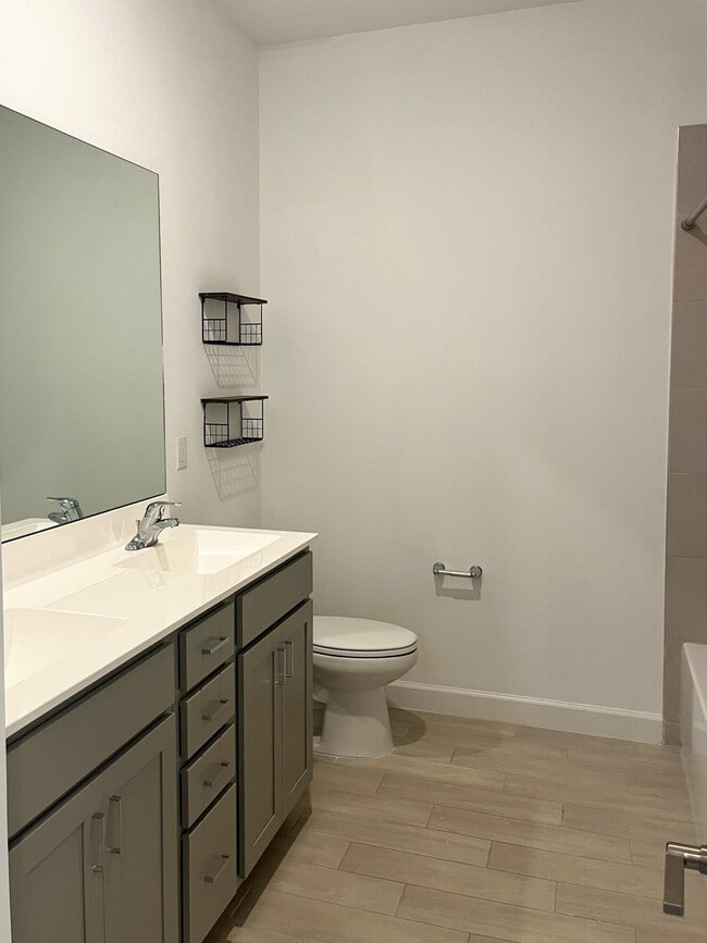Building Photo - 4985 Navali Dr