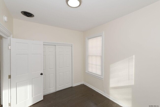 Building Photo - 211 Stow Ave