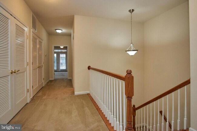 Building Photo - 22683 Beacon Crest Terrace