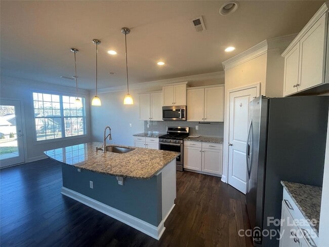 Foto del edificio - 3025 Burnello Ct