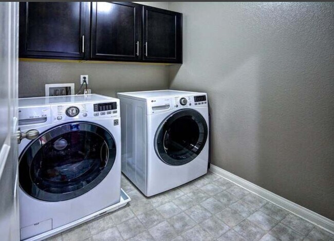 Foto del edificio - 3084 Varenna Ridge Ave