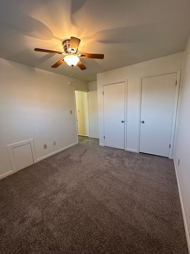 Foto del edificio - Large 2 Bedroom, 1 Bath Apartment in Old SW