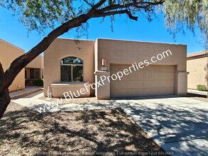 Building Photo - 5541 N Silver Stream Way
