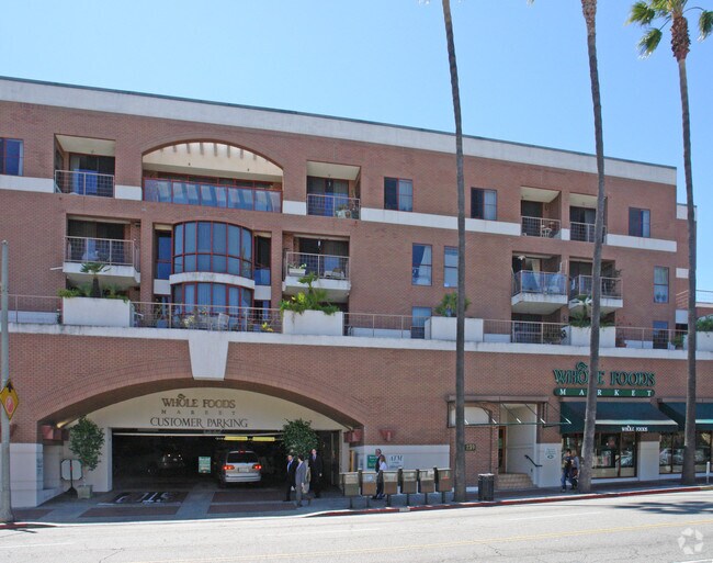 Foto del edificio - Beverly Hills Senior Housing