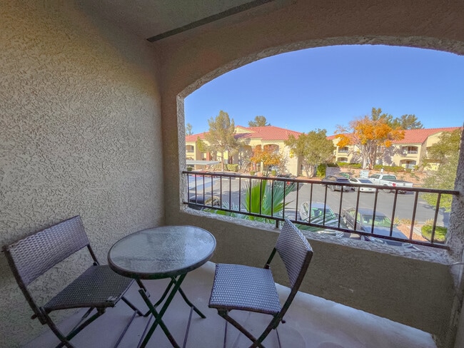 Building Photo - 7885 W Flamingo Rd