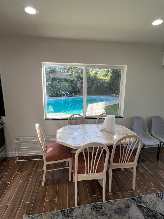 Foto principal - 5955 Vanalden Ave