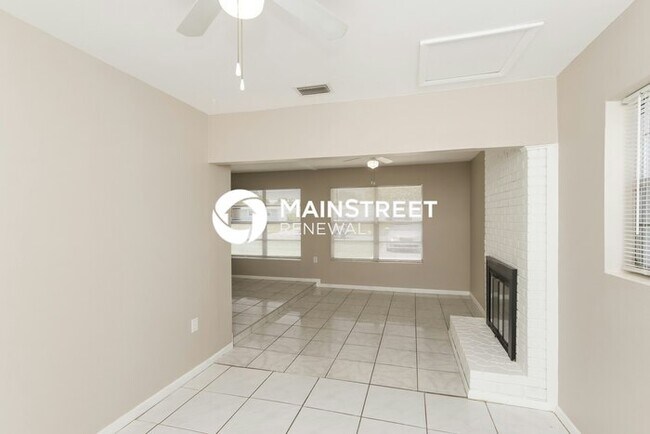 Building Photo - 4 Bedroom Pet-Friendly Home in Melbourne, FL with Main Street Renewal