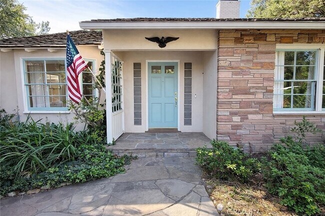 Foto del edificio - 18 Woodland Ln