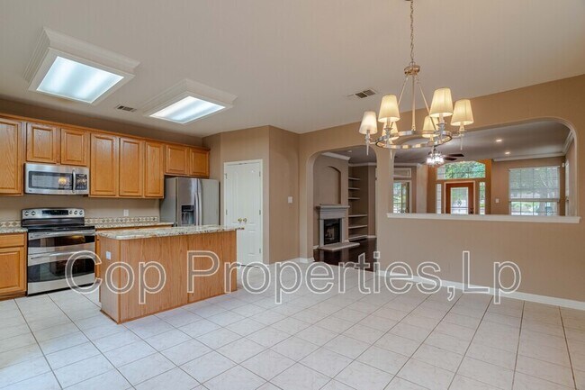 Foto del edificio - 218 Nueces Spring