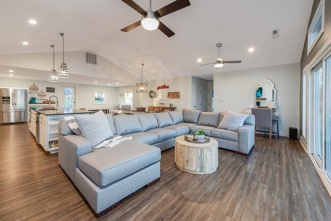 Building Photo - Points End