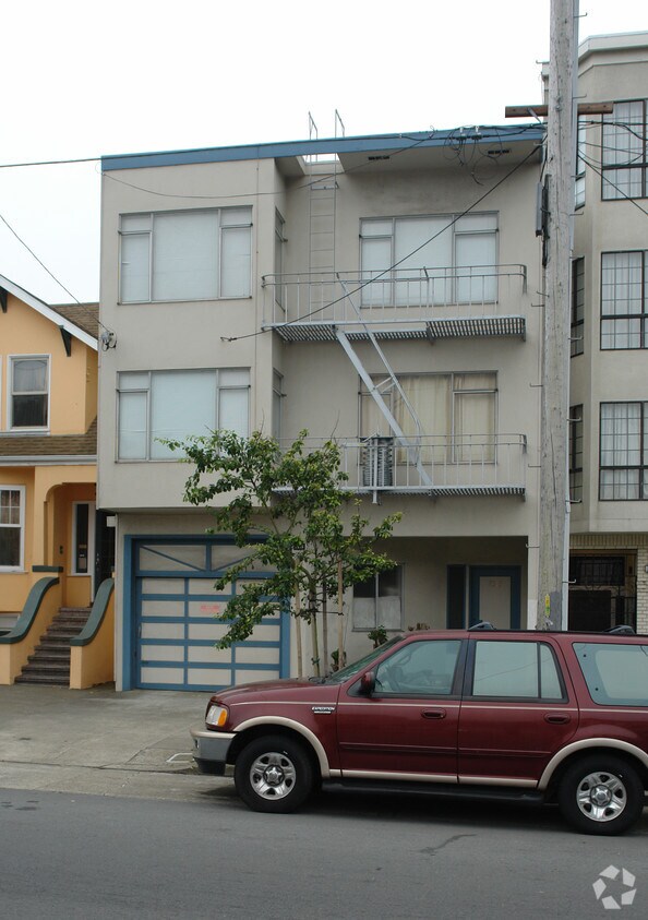 Foto del edificio - 7315 Geary Blvd