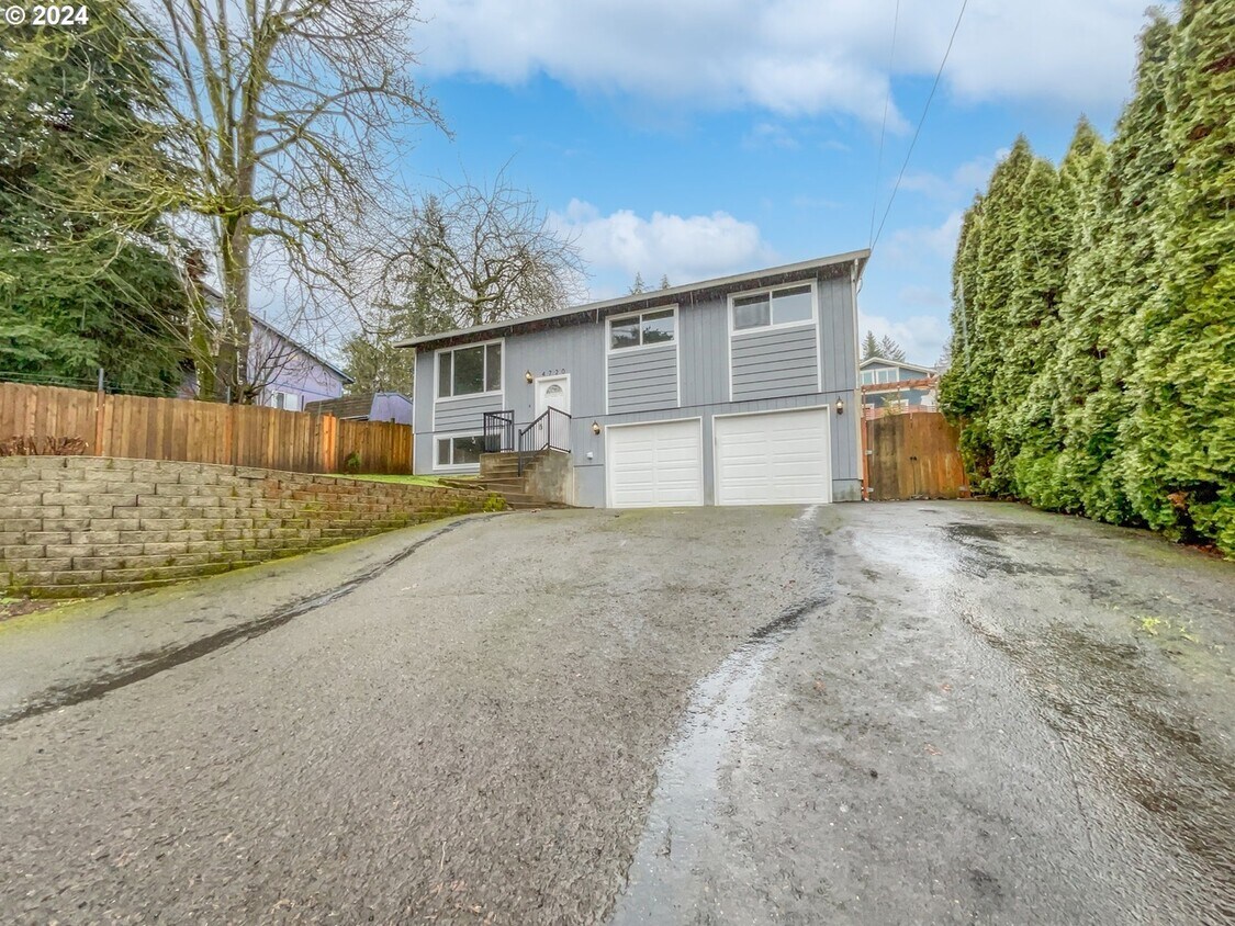 Foto principal - 4720 SW Palatine St
