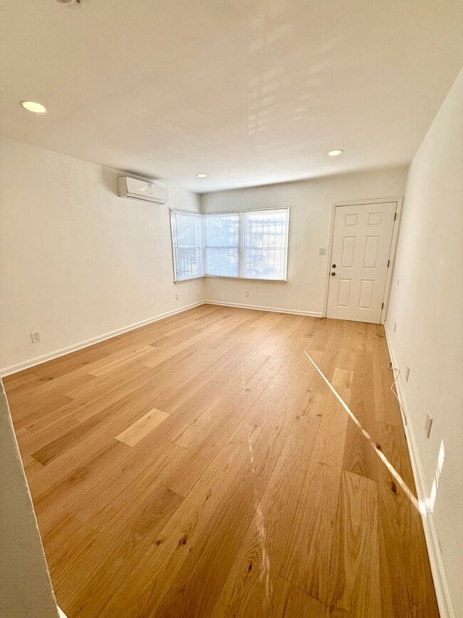 Building Photo - 3418 Cimarron St