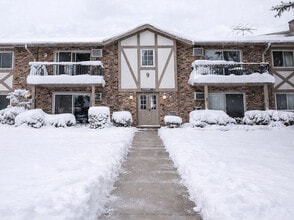 Building Photo - 16W481 Lake Dr