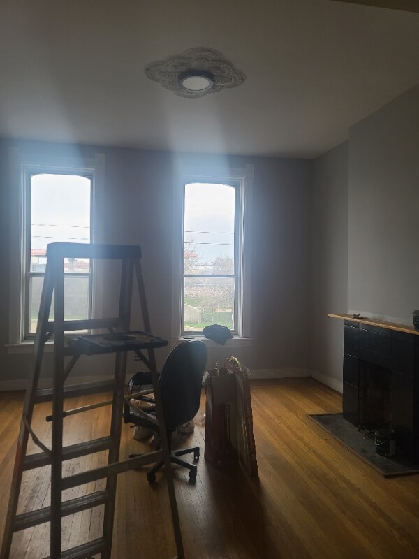 Building Photo - 2519 S Archer Ave