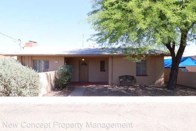 Building Photo - 3 br, 2 bath House - 2831 E Edison St