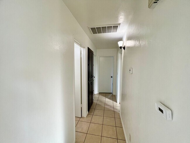 Building Photo - Beautiful 3 Bed 2 Bath in Clovis!