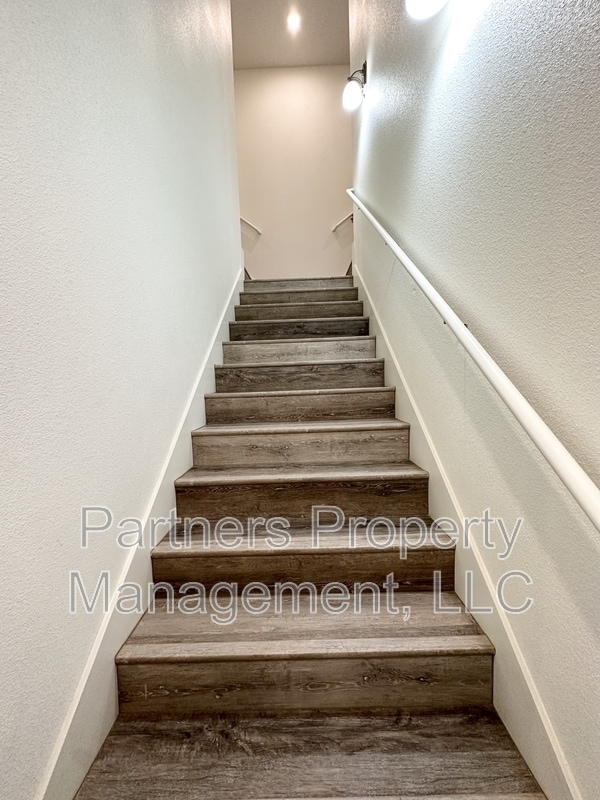 Building Photo - 779 S Rupple Rd