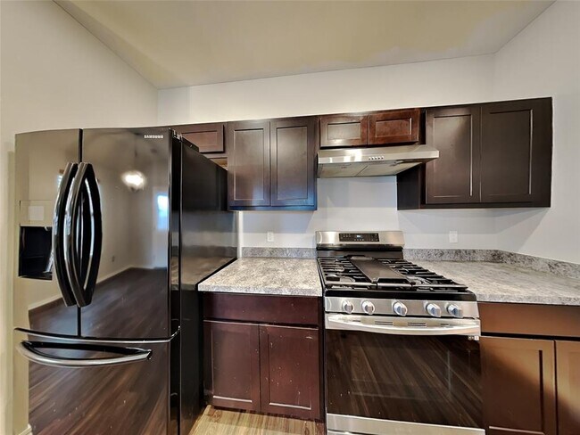 Foto del edificio - 4313 Windgate W Rd