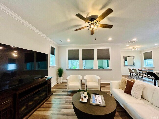Foto del edificio - Room in 4 Bedroom Home at Edge of Auburn Blvd