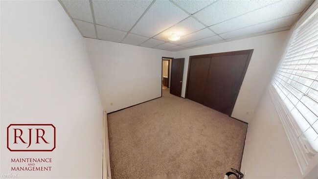 Foto del edificio - 2 br, 1 bath Apartment - 104 6th St NE Apt 2