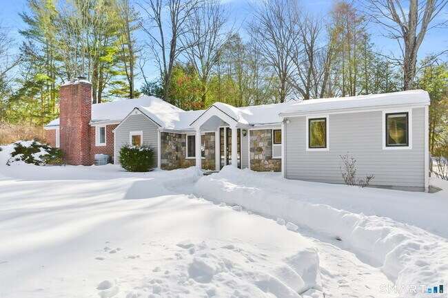 Foto del edificio - 815 Valley Rd