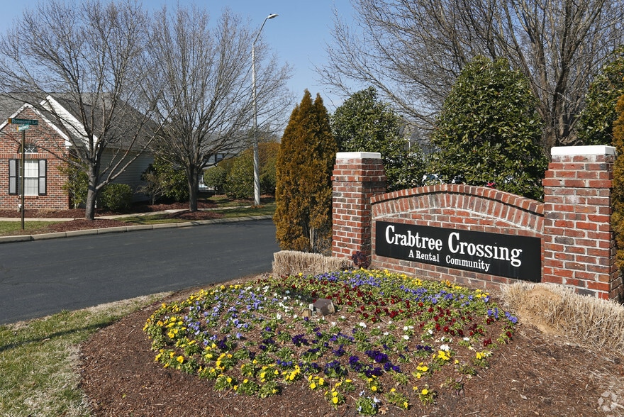 Crabtree Crossing Apartments and Townhomes Rentals Morrisville, NC