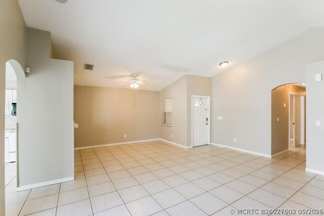 Building Photo - 7273 Burgess Dr