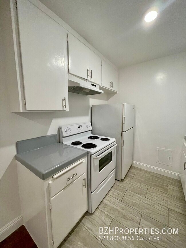 Foto del edificio - 7077 Lanewood Ave