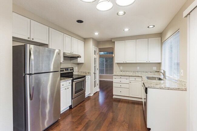 Foto del edificio - 434 SW 211th Ave