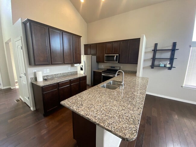 Building Photo - Beautiful 4 Bedroom Home in Lorson Ranch!!