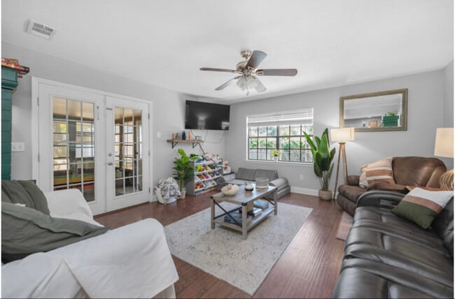 Building Photo - 111 Robinwood Dr NW