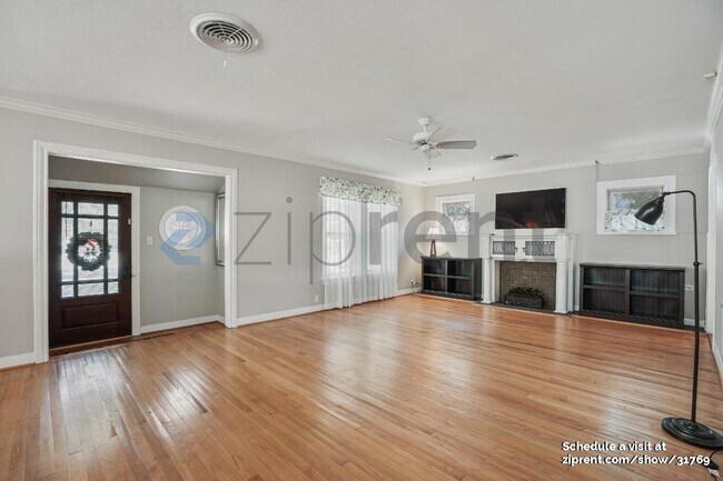 Building Photo - 607 Del Mar Blvd