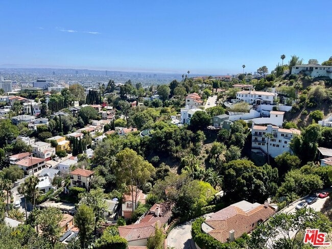 Building Photo - 6910 Los Tilos Rd