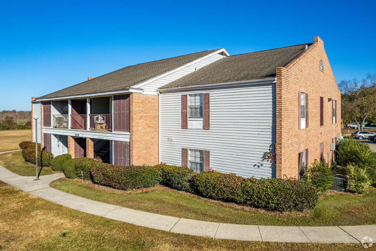 Primary Photo - Bayou Park Apartments