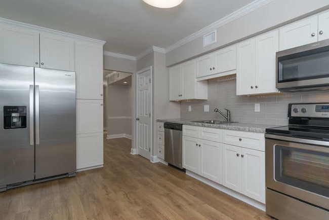 Building Photo - 1328 Springlawn Ct