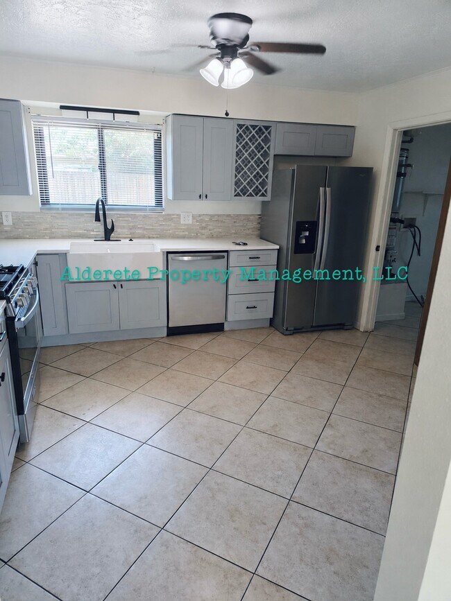 Foto del edificio - 208 Cromwell Ave SE
