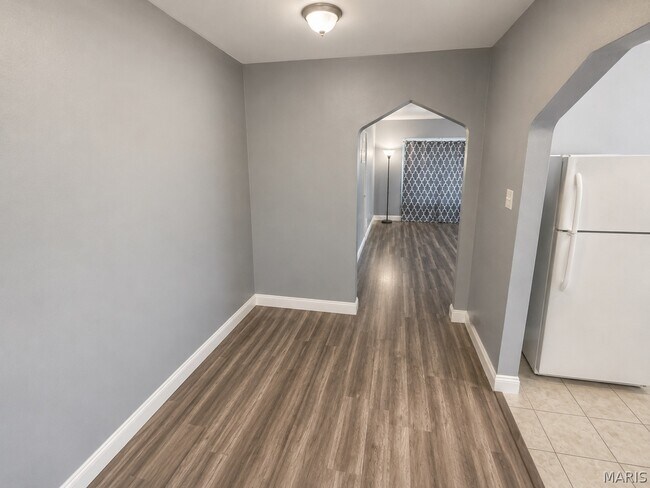 Foto del edificio - 5536 Chippewa St