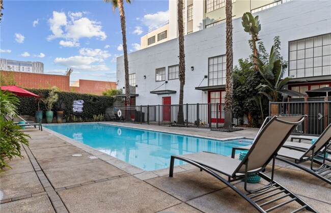 Foto del edificio - 420 S San Pedro St