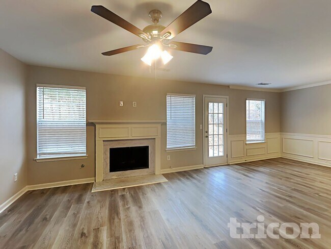 Building Photo - 128 Hidden Creek Dr