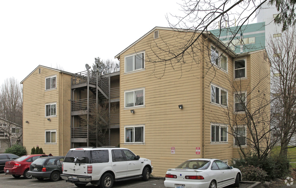 Primary Photo - Main Street Apartments