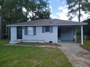 Building Photo - 2034 Trout Dr